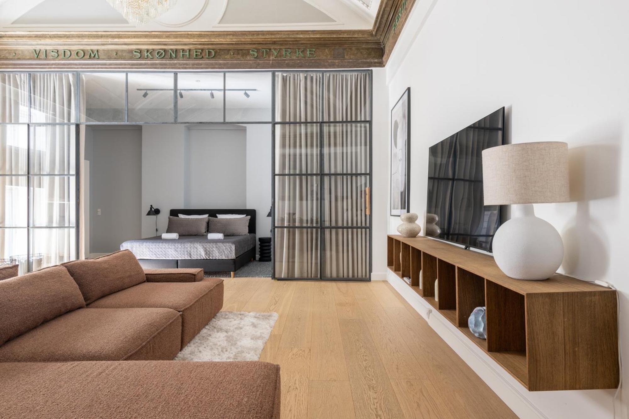 Unique 3 Bedroom Apartment In Vibrant Frederiksberg Копенгаген Экстерьер фото