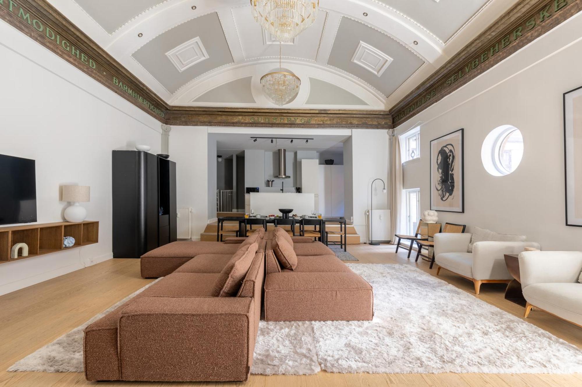 Unique 3 Bedroom Apartment In Vibrant Frederiksberg Копенгаген Экстерьер фото