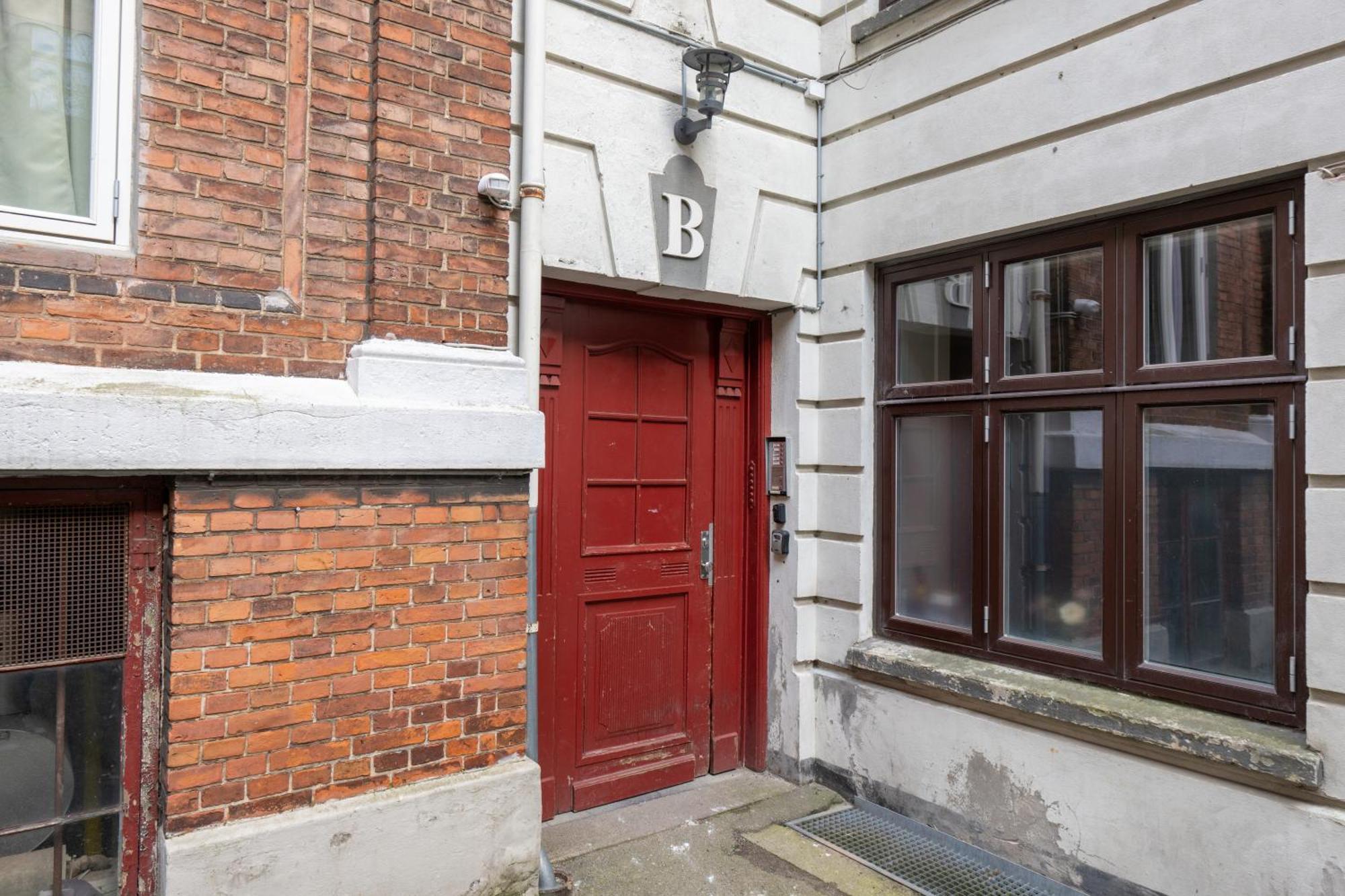 Unique 3 Bedroom Apartment In Vibrant Frederiksberg Копенгаген Экстерьер фото