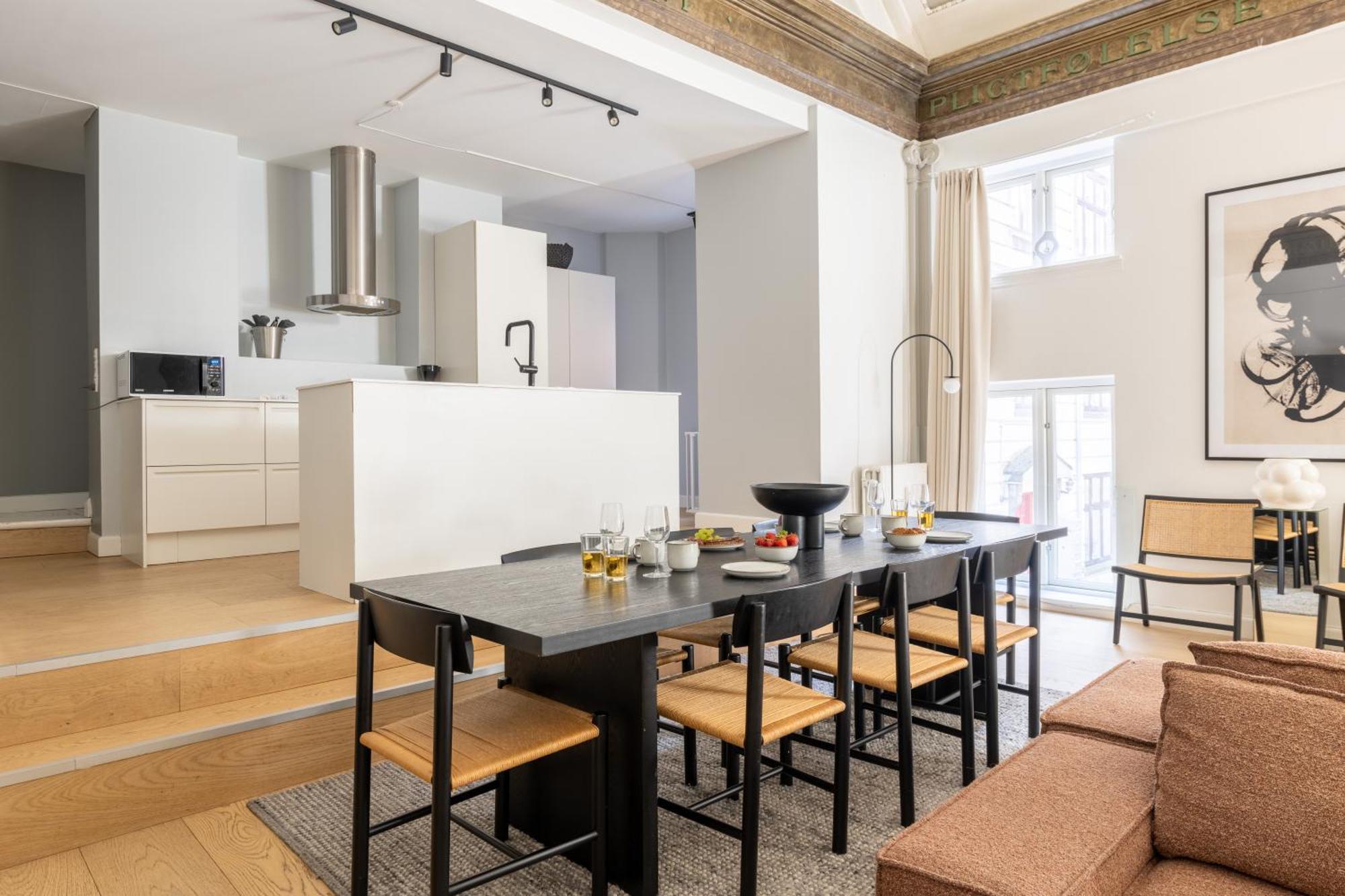 Unique 3 Bedroom Apartment In Vibrant Frederiksberg Копенгаген Экстерьер фото