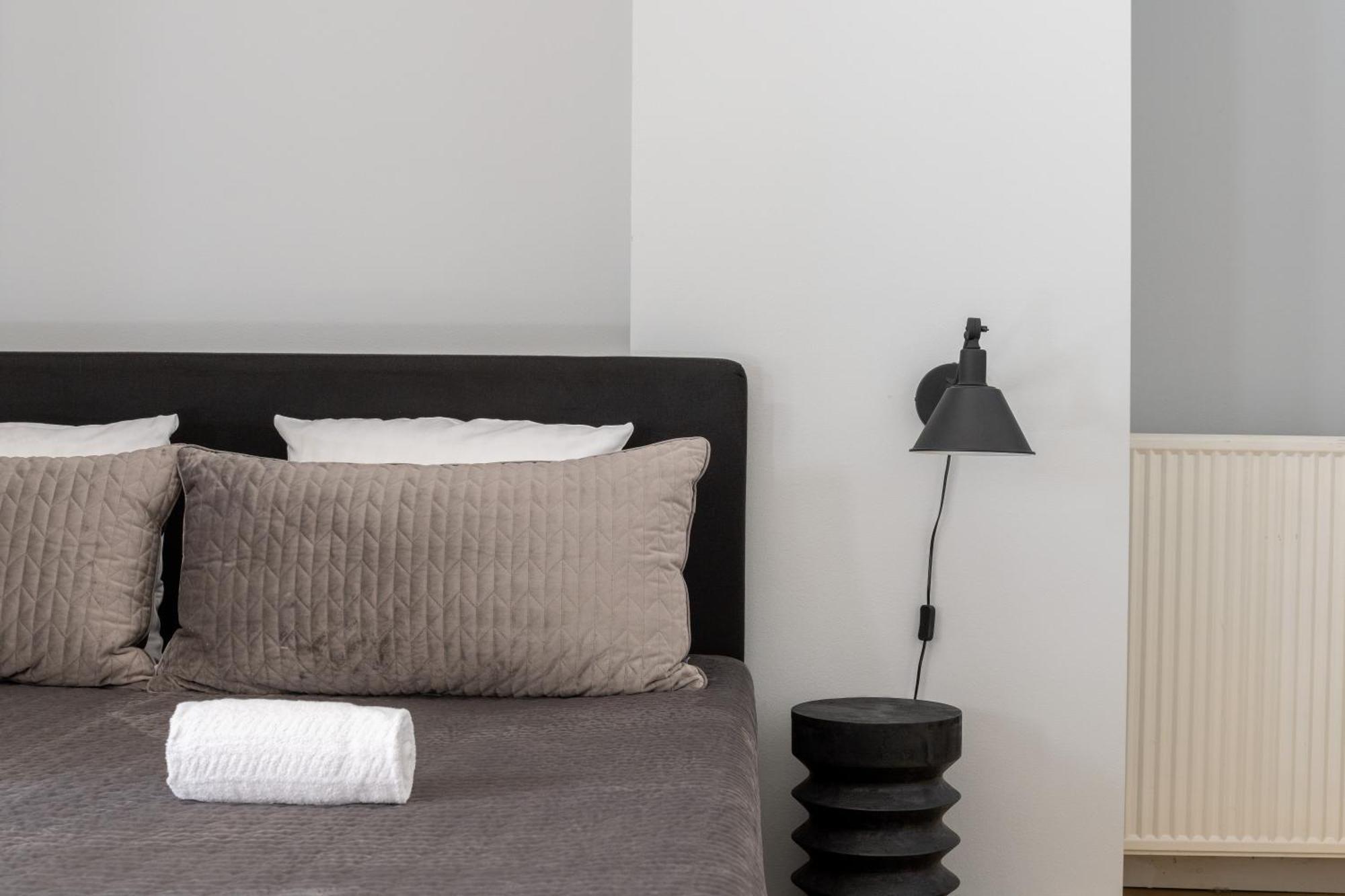 Unique 3 Bedroom Apartment In Vibrant Frederiksberg Копенгаген Экстерьер фото